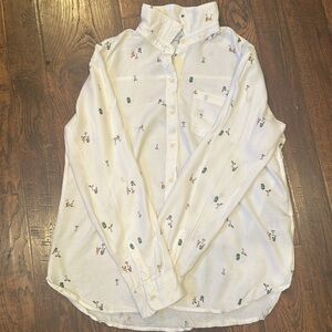 Old Navy Women Button down shirt